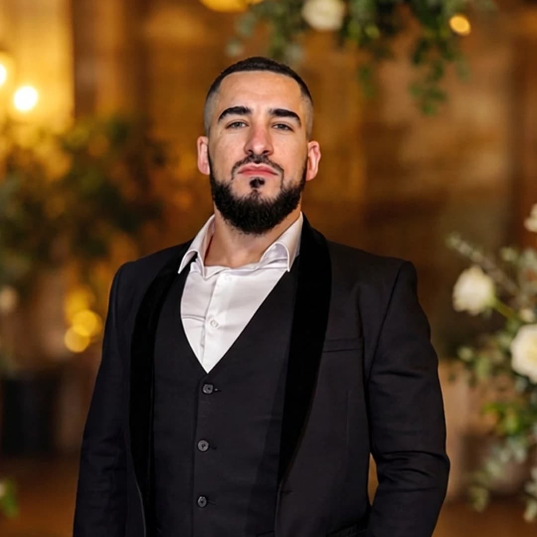 Almog Wolf - Founder - Business & Psychology